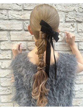 ヘアメイクサロンシャルメ(Hair Make Salon CHARMER) タイト編み下ろしアレンジ