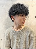 ツイスパ黒髪縦落ちスパイラル20代メンズパーマ