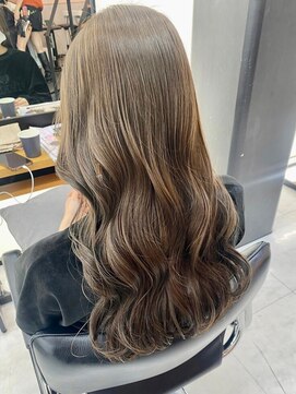 デート(DATE) グレージュ/ダブルカラー/ケアブリーチ/髪質改善/原宿