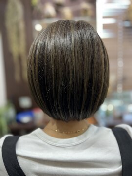 ルアン(Luan) 白髪ぼかしハイライト