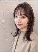 外ハネ×くすみベージュ×小顔サイドバング