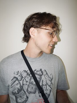 メリケンバーバーショップ トーキョー(MERICAN BARBERSHOP TYO) メンズカットバーバースタイルスパイキーショートフェードボウズ