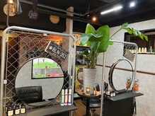 クリッパーズトウキョウ(CLIPPERS TOKYO)の雰囲気(アメリカスタイルのガレージをイメージした店内です。)