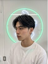 吉&nbsp;黒髪短髪毛流れニュアンスパーマ