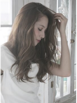 シャンプー 本庄店(SHAMPOO) かきあげた前髪とリラックスウェーブがベストマッチ
