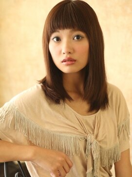 エマージュ 大宮(Emerge) ちょっと斬新な冒険前髪パッツンスタイルでオシャレに。