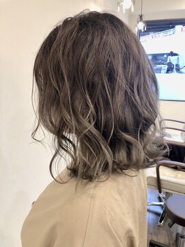 ヘアーメイク ヴェルダ(Hair make VERDA) ハイライト×透明度シルバー