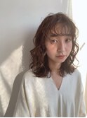 クリーミーベージュ