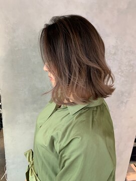 アイティー バイ アルバム 浦和店(IT by ALBUM) ミディアムバレイヤージュ_オリーブカラー_ba242031