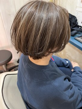 カーム(calm) 大人可愛い脱白髪染めハイライトグレージュショートボブ☆