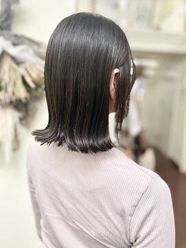 ティーズヘアイナガキイヴピアジェ 外ハネ＿オリーブブラウン＿艶髪