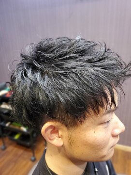 バルビエーレ アーディ(Barbier Adi) ツーブロック パーマ