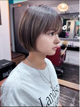 シック(Chic) ミニボブ×ペールミルクティーグレージュ×メテオトリートメント