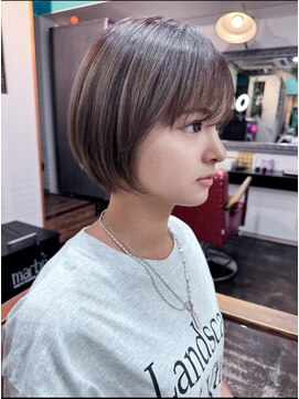 シック(Chic) ミニボブ×ペールミルクティーグレージュ×メテオトリートメント