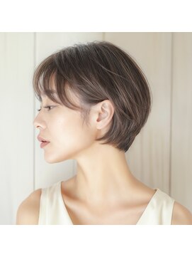 アトレ 南堀江店(attrait) 前髪あり耳かけ丸みショートボブ