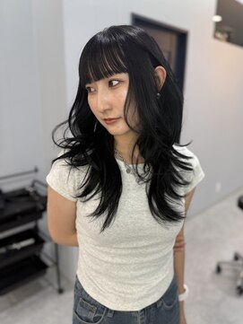 ブロンド(Blonde) ハッシュカット　ブルーブラック