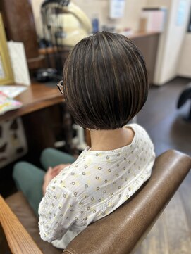 アート(art) 白髪ぼかしハイライト×ショートボブ