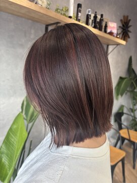 エレノア 越谷(Eleanor) 大人のピンクベージュハイライト/レイヤーボブ/60代【RIE】