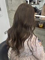 フィグ(FIG)&nbsp;アッシュベージュ/ロング/巻き髪/天神大名