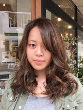 美容室 スタジアム(Stadium) アッシュ（ｔｈｒｏｗカラー）