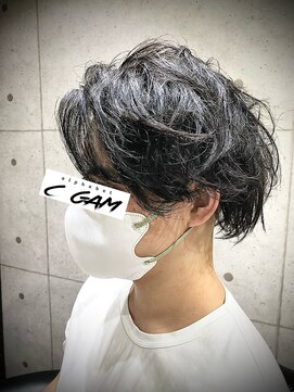 アルファベットシーガム(C gam) ラフなスタイリングのメンズパーマです