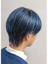 セブンフィズ(SEVEN fizz)&nbsp;センターパートにネイビーブルーとラベンダーのインナーカラー