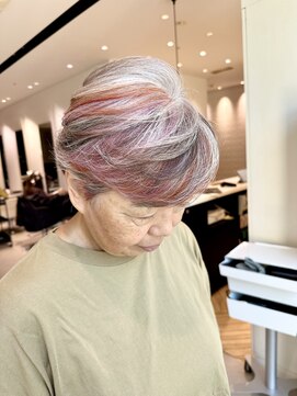 ステア ケース(stair case) ショートカット　ハイライト　秋色　白髪活かし　60代70代