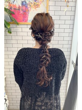 リール(THE RIRE.) ＊THE  RIRE.  結婚式お呼ばれ×編みおろしアレンジ＊