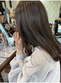 オリーブグレージュ