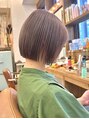 リル(Lilou)&nbsp;ぱっつとラインが出た切りっぱなしボブ