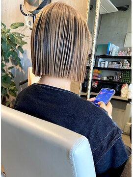 ヘアーリビング 730 宜野湾 730 design color アンブレラ/ショートボブ/ダブルカラー