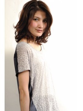 ガーデントウキョウ(GARDEN Tokyo) 似合わせカットでクールフェミニンになれる。　ルーズウェーブ