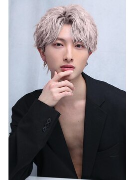 リップス 自由が丘(LIPPS) ホワイトシルバーアッシュサーフフェザーショート