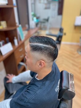 トットニゴー(totto nigoo)の写真/今時のスタイルからバーバースタイルまでカッコよくなれるヘアスタイルを提案。〈カットパーマ¥11550～〉