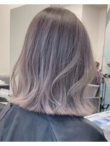 アライブ キチジョウジ(ALIVE Kichijoji)&nbsp;エアータッチバレイヤージュ白髪ぼかし／ケアブリーチハイライト