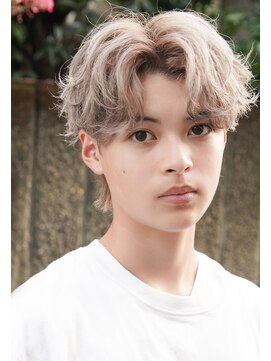 カライング(ing) スーツ短髪ツーブロック束感モテる黒髪シークレットパーマ流行