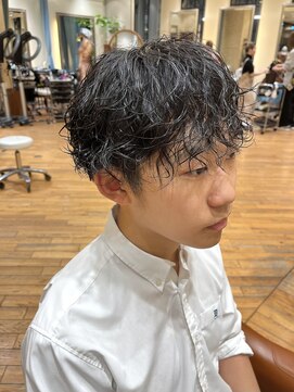 ビュートリアム265(BEAUTRIUM 265) ナチュラルツイスパ　メンズパーマ ツーブロック 刈り上げ 銀座