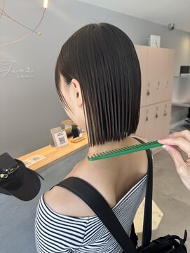 ボヌール オオサカ(Bonheur OSAKA) 桝井》表面だけの縮毛矯正でパツッとまとまる切りっぱなしボブ