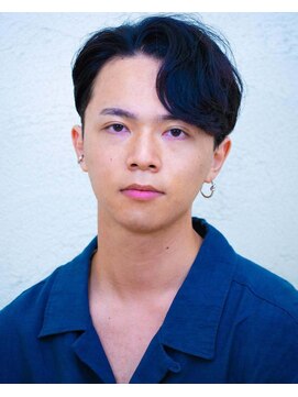 アーティスオム(Artice HOMME) アシンメトリー ショートセンターパート/ニュアンスデザイン