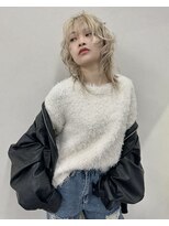 ティント 梅田(Tint)&nbsp;【TOMOKI】ウルフカット/ブロンド/抜きっぱなし《大阪梅田駅》