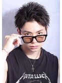 フェザーショート黒髪ツーブロックメンズショート