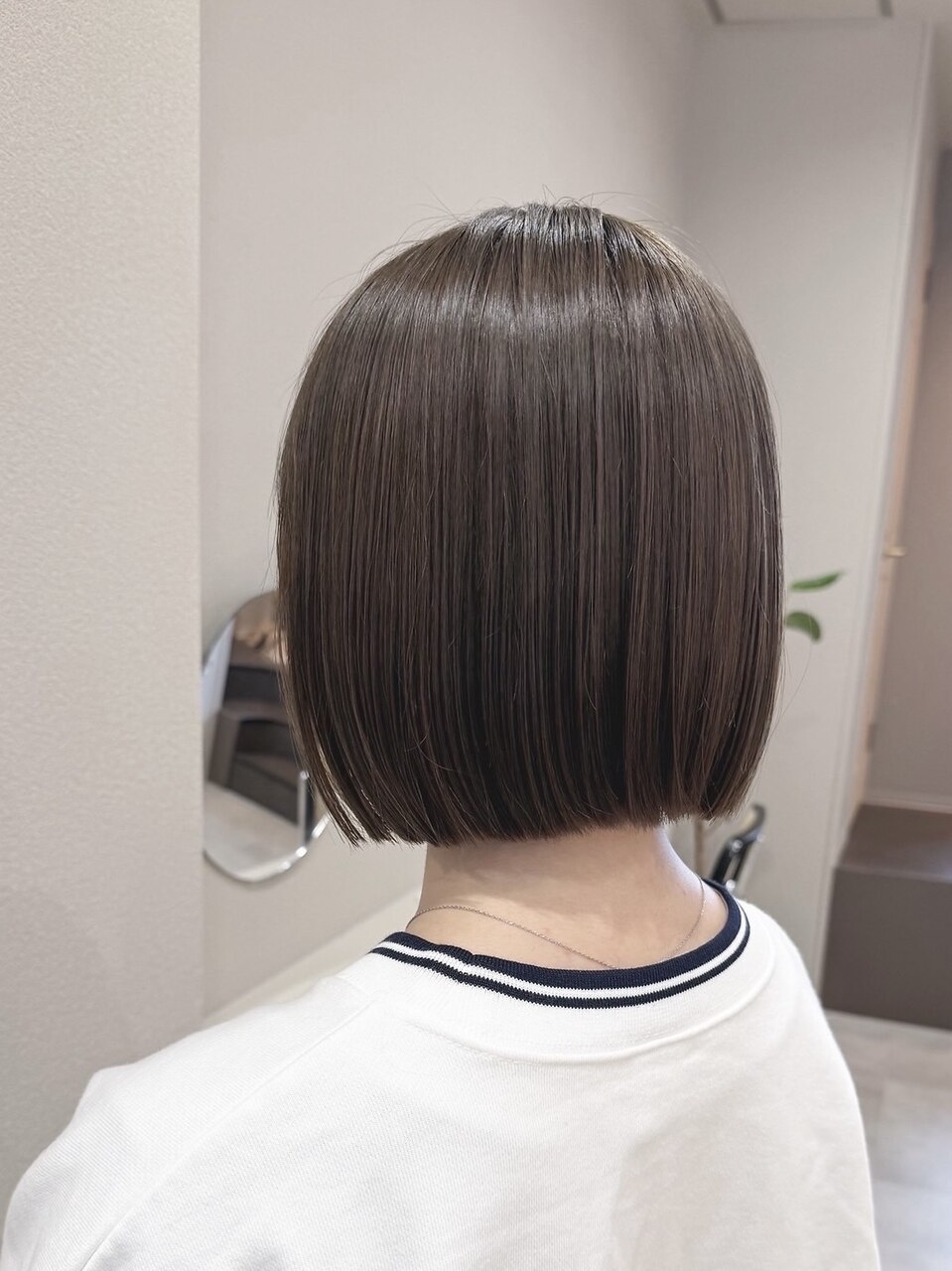 ピンクベージュの艶ボブ/表参道