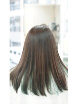 ネス(NESS)&nbsp;インナーカラーにグリーンを入れたロングスタイル80