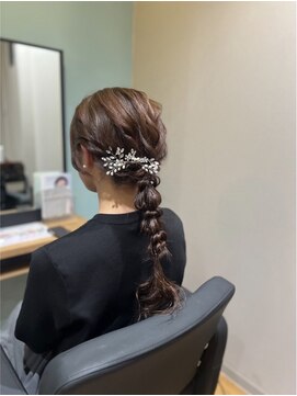 グランミーツ(Grand meets) 編み下ろしヘアアレンジ