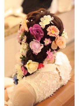 レアリス ヘアーデザイン(REALIS hair design) 編み込んで フラワー