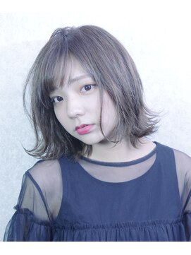 アッシュヘアー 透明感が可愛いラベンダーグレー