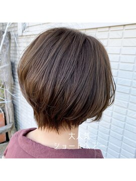 ヘアーチェリーコーク ランプ(HAIR CHERRY COKE Lamp) 【新開】小顔ショート×ミルクティー