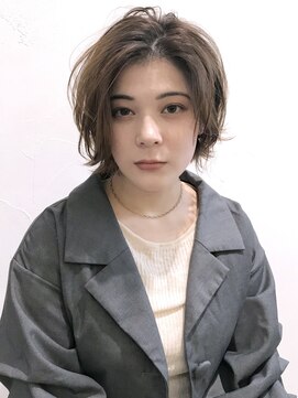 アイティーバイアルバム 松戸店(IT by ALBUM) 外ハネ無造作ボブ_カーキグレージュマッシュショート_28205