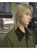パールベージュのレイヤーカット