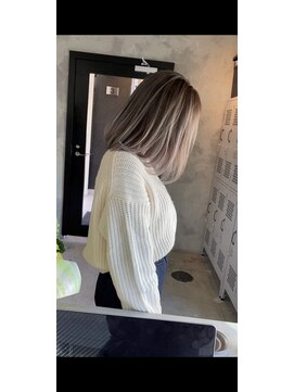 アポロ 横浜駅店(apollo) ハイライトバレイヤージュダブルカラーミルクティーベージュ